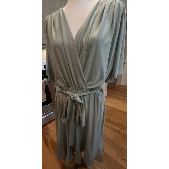 RED STAR NWT SAGE GREEN RUFFLED HEM WRAP TOP DRESS WAIST TIE WOMENS 1X - Picture 5 of 10